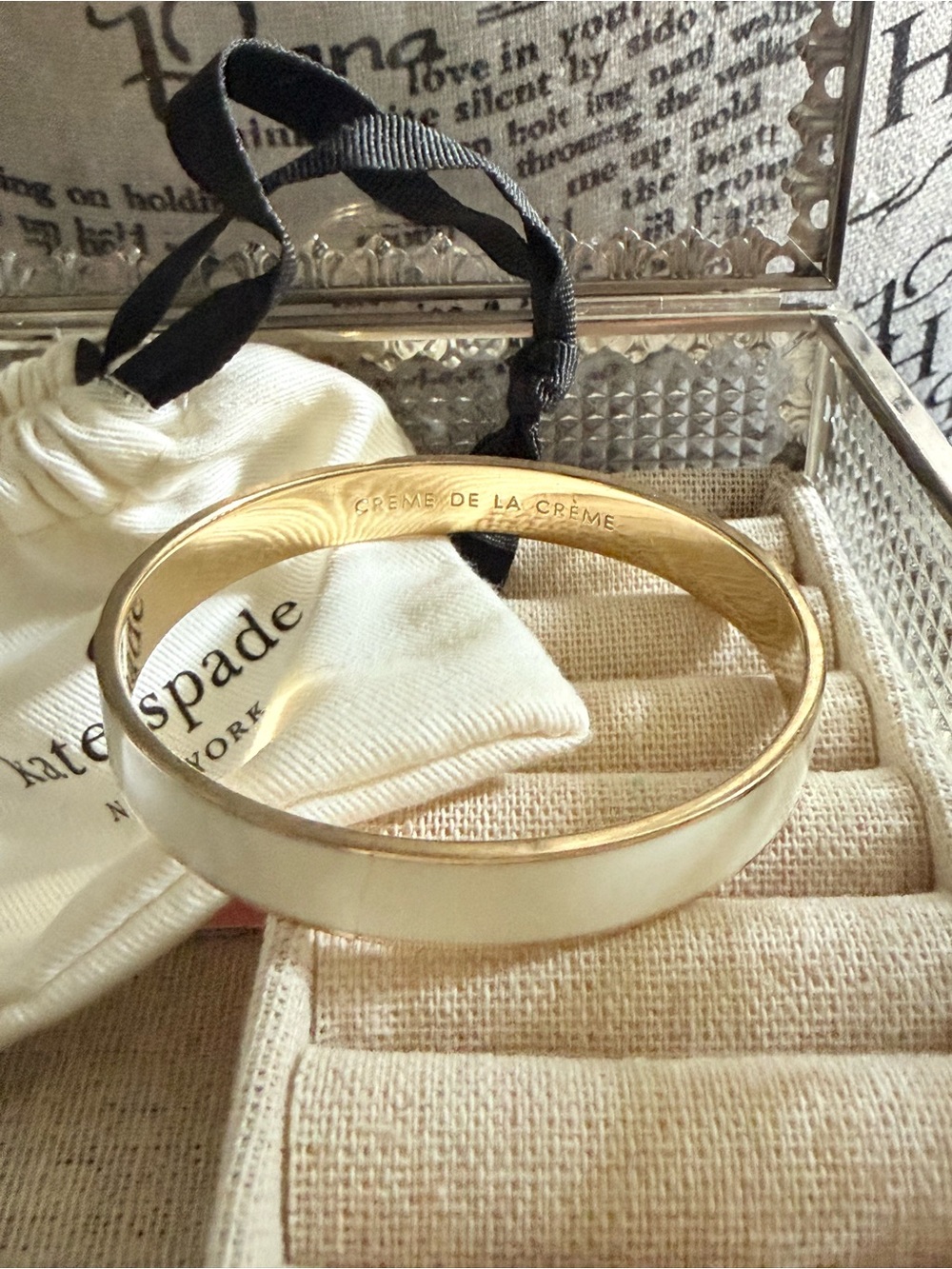 kate spade ♠️ Gold Bangle Bracelet Crème de le Crème - Elegant Women's Accessory - Picture 2 of 2